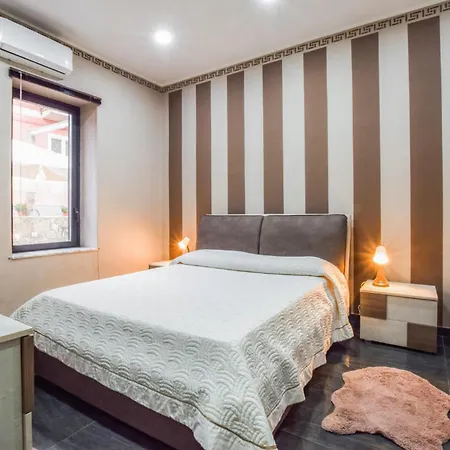 Amazing In Mitogio With Wifi *