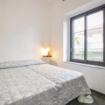 2 Bedroom Awesome In Mitogio * Gaggi