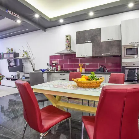 Amazing In Mitogio With Wifi Feriehus