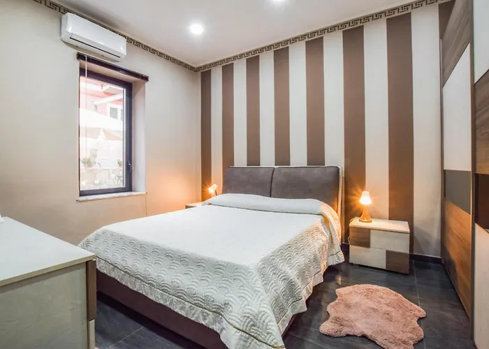 Amazing In Mitogio With Wifi *